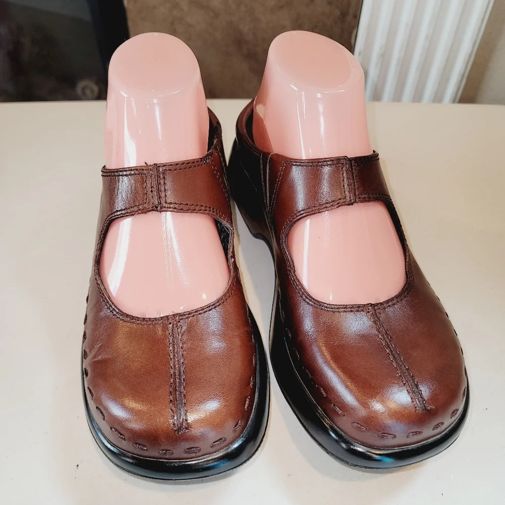 DANSKO MADORI Brown Vegan Leather Slide On Elastic Strap Clogs Sz 7.5/8 - Picture 3 of 12